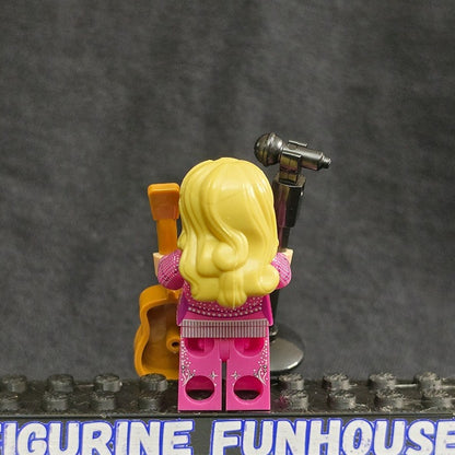 Dolly Parton Pink Outfit with Guitar / Minifigure / LEGO Compatible